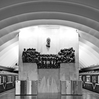 Illustration for article titled Russian Underground Stations Look Even More Stunning In Black and White